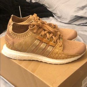 Adidas ultraboost brown paper bag